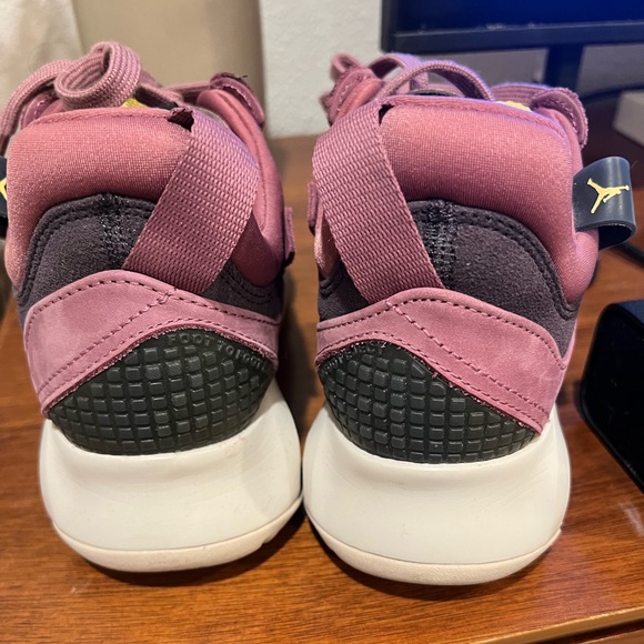 Jordan MA2 - light mulberry / cave purple - Picture 2 of 3